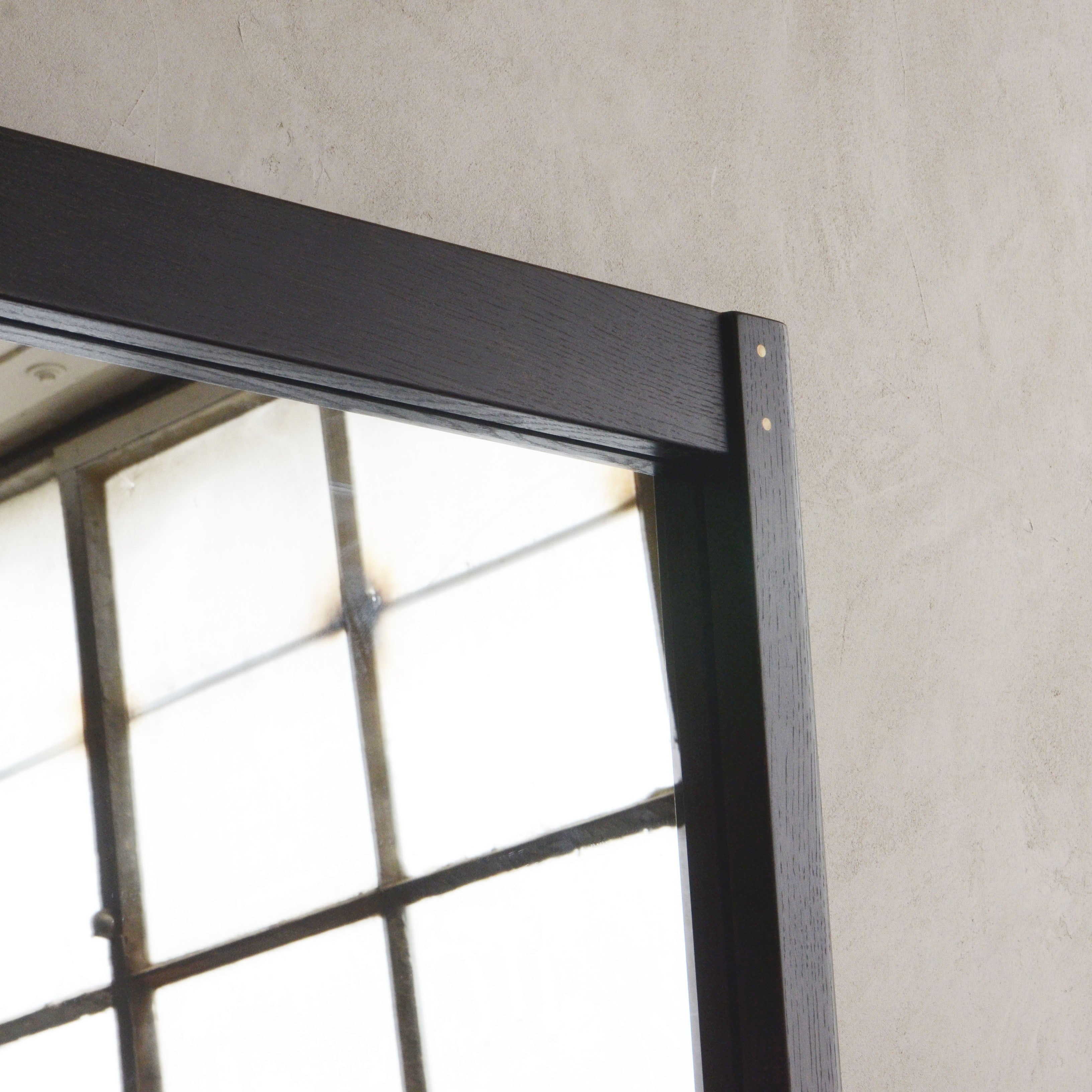 Closeup of Lore Standing Mirror Top Corner